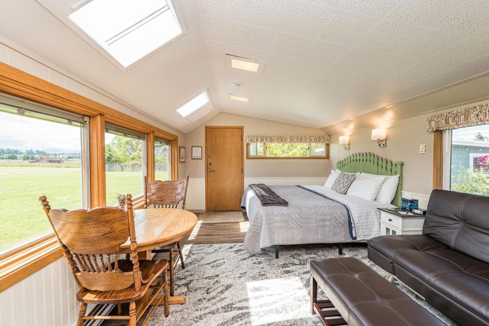 Juan De Fuca Waterfront Hotel & Cottages Sequim Extérieur photo