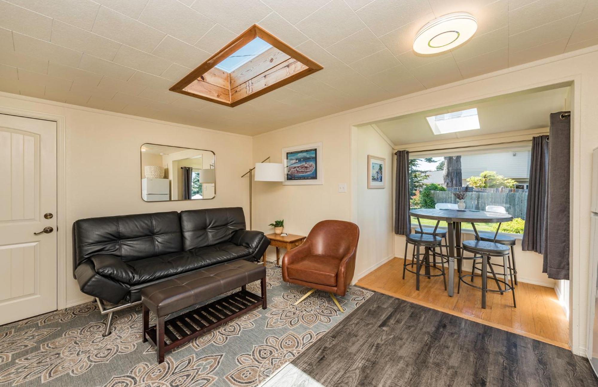 Juan De Fuca Waterfront Hotel & Cottages Sequim Extérieur photo